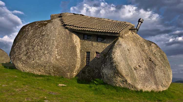 Dom ze skały